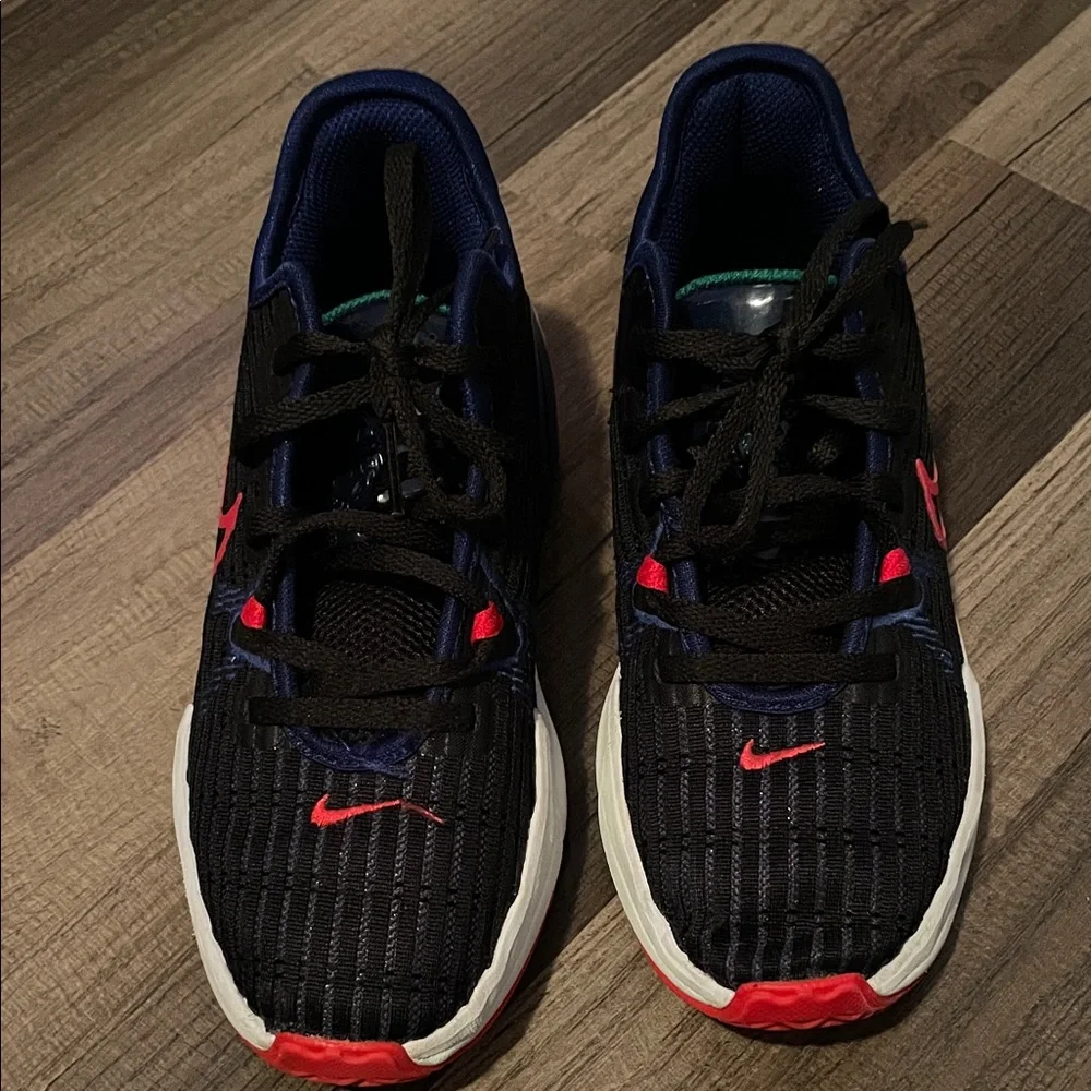 Nike LeBron Witness sneakers sz 1.5